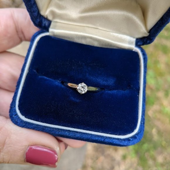 14k Gold Diamond Engagement Ring - Picture 7 of 9